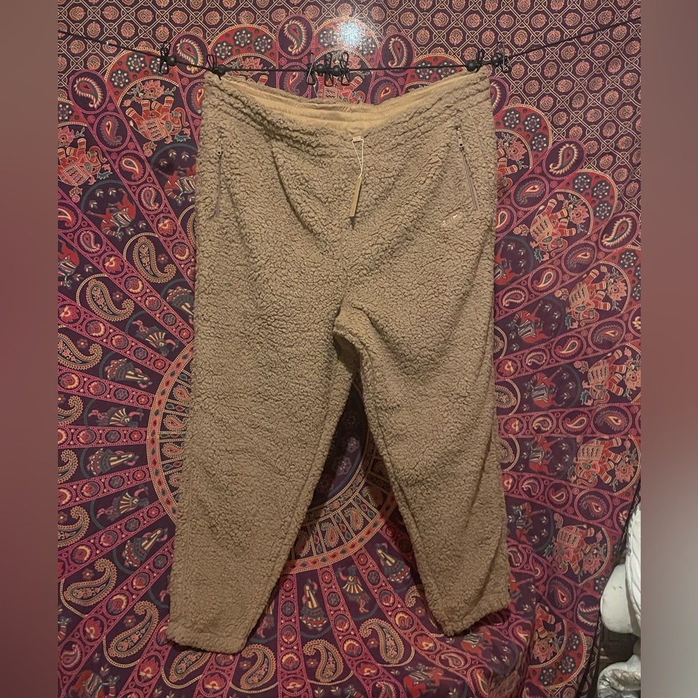 Skims 3X tan fuzzy pants
